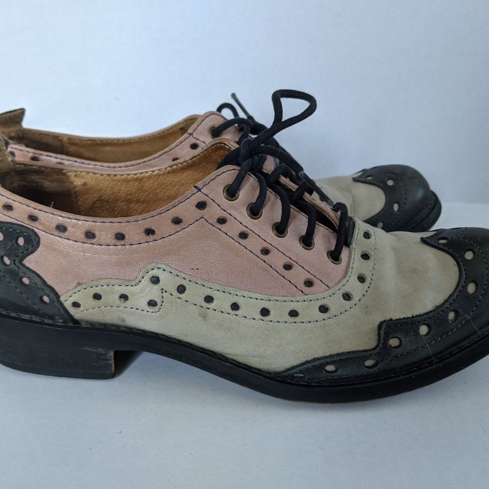 Amanda Fluevogs, Oxfords in Pink, black and cream